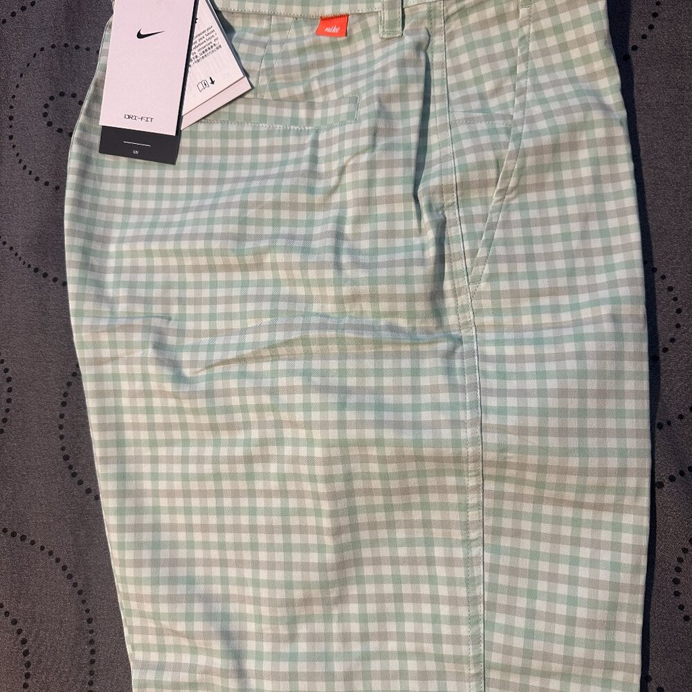 NIKE GOLF STANDARD FIT GREEN'S BEIGE & GRAY PLAID SHORTS SIZE 34 OR 32 MEN $68